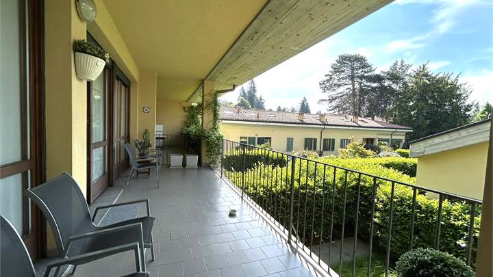 TRILOCALE CON AMPIO TERRAZZO COPERTO E BOX
