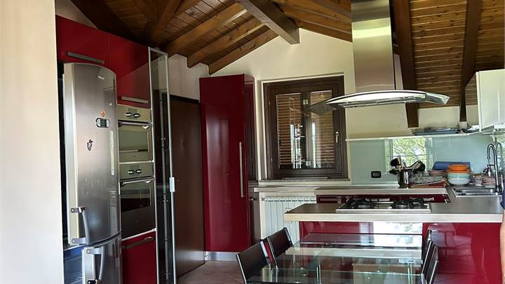 RECENTE TRILOCALE ARREDATO TERMAOUTONOMO CON VISTA